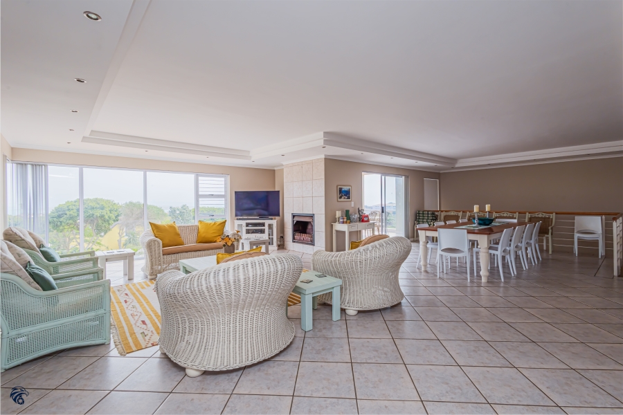 6 Bedroom Property for Sale in Middedorp Western Cape